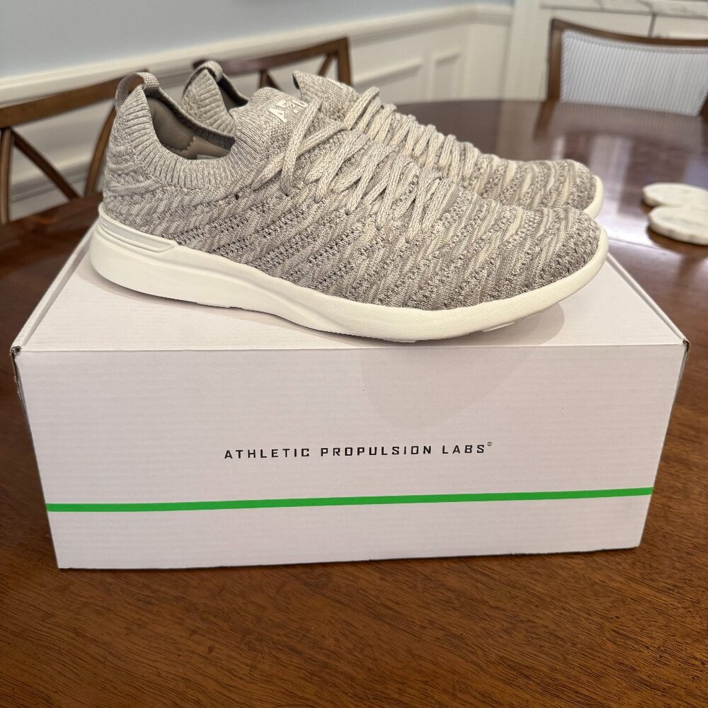 APL TOTALLY NEW Unisex Sneakers - Women's Size 9 // Men's Size 7.5